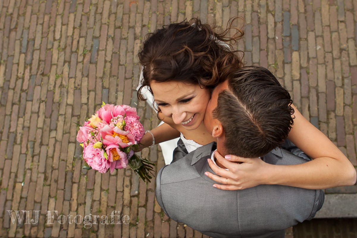 Het beroep staat onder nuchtere Nederlanders soms nog bekend als overdreven, Amerikaans en duur. Toch kan een weddingplanner of professioneel ceremoniemeester erg fijn zijn. In dit blog geeft Dana Kiks enkele voordelen.